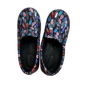 Easy Street colorful feather slides, slip resistant, perfect for nurses, size 7
